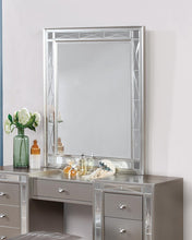 Load image into Gallery viewer, Leighton Contemporary Vanity Mirror