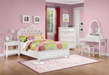 Load image into Gallery viewer, Caroline Twin Storage Bed