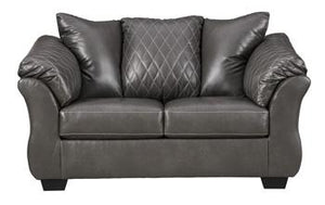 Betrillo Loveseat