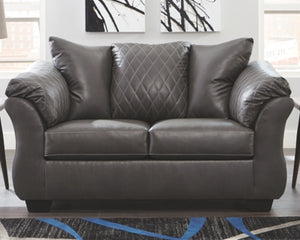 Betrillo Loveseat