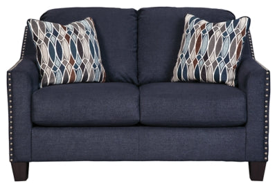 Creeal Heights Loveseat