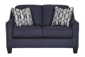 Creeal Heights Loveseat