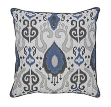 Load image into Gallery viewer, Damaria Pillow Set of 4