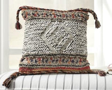 Load image into Gallery viewer, Fariel Pillow Set of 4