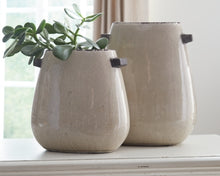 Load image into Gallery viewer, Diah Vase Set of 2