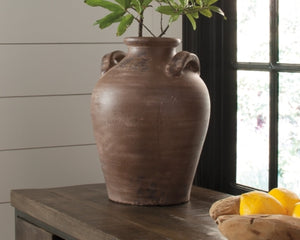 Diandra Vase