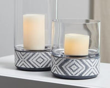Load image into Gallery viewer, Dornitilla Candle Holder Set of 2