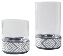 Load image into Gallery viewer, Dornitilla Candle Holder Set of 2