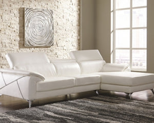 Tindell 2Piece Sectional with Chaise