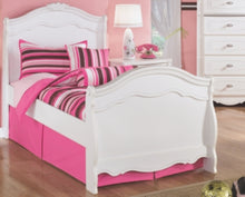 Load image into Gallery viewer, Exquisite Twin Sleigh Bed