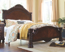 Load image into Gallery viewer, North Shore Queen Panel Bed