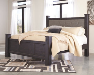 Reylow King Poster Bed