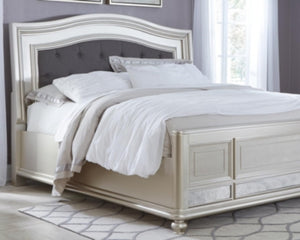 Coralayne Queen Panel Bed