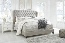 Load image into Gallery viewer, Jerary Queen Upholstered Bed