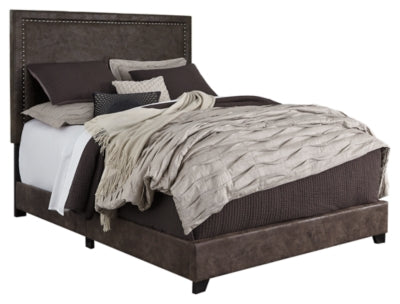 Dolante Queen Upholstered Bed