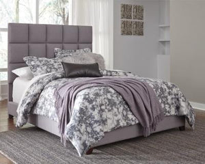 Dolante King Upholstered Bed