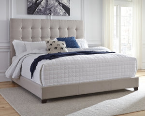 Dolante Queen Upholstered Bed