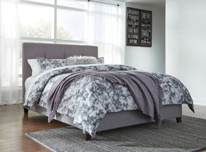 Dolante Queen Upholstered Bed