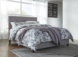 Dolante Queen Upholstered Bed