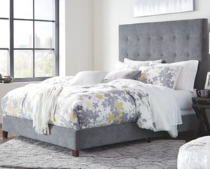 Dolante Queen Upholstered Bed