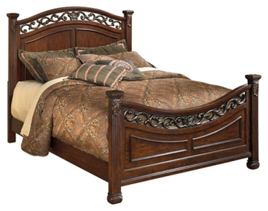 Leahlyn Queen Panel Bed