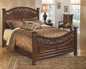 Leahlyn Queen Panel Bed