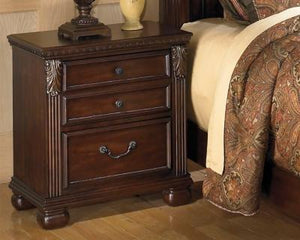 Leahlyn Nightstand