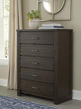 Load image into Gallery viewer, Darbry Chest of Drawers