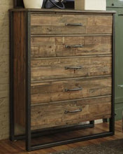 Load image into Gallery viewer, Sommerford Chest of Drawers