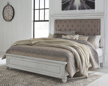 Load image into Gallery viewer, Kanwyn Queen Panel Bed