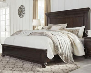 Brynhurst California King Panel Bed