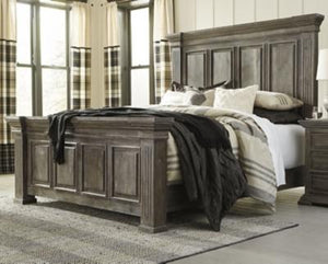 Wyndahl King Panel Bed