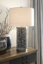 Load image into Gallery viewer, Dayo Table Lamp