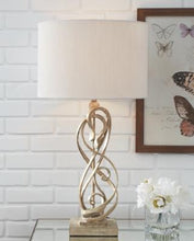 Load image into Gallery viewer, Edric Table Lamp