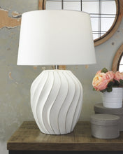 Load image into Gallery viewer, Hidago Table Lamp