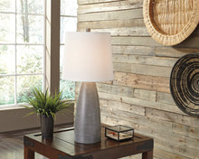 Load image into Gallery viewer, Shavontae Table Lamp Set of 2