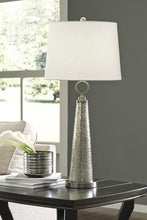 Load image into Gallery viewer, Arama Table Lamp