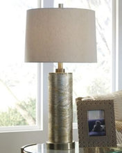 Load image into Gallery viewer, Farrar Table Lamp