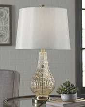 Load image into Gallery viewer, Latoya Table Lamp