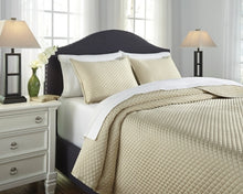 Load image into Gallery viewer, Dietrick 3Piece King Quilt Set