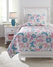 Load image into Gallery viewer, Jobeth 2Piece Twin Quilt Set