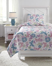 Load image into Gallery viewer, Jobeth 2Piece Twin Quilt Set