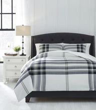 Load image into Gallery viewer, Stayner 3Piece Queen Comforter Set
