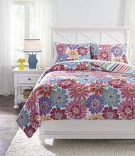 Load image into Gallery viewer, Alexei 3Piece Full Quilt Set