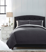 Load image into Gallery viewer, Ryter 3Piece Queen Coverlet Set