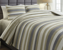 Load image into Gallery viewer, Isaiah 3Piece Queen Comforter Set