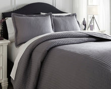 Load image into Gallery viewer, Raleda 3Piece Queen Coverlet Set