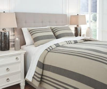 Load image into Gallery viewer, Schukei 3Piece Queen Comforter Set