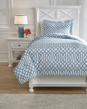 Load image into Gallery viewer, Loomis 2Piece Twin Comforter Set