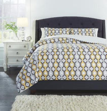 Load image into Gallery viewer, Mato 3Piece King Comforter Set